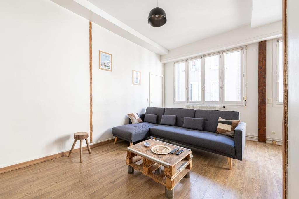 Le Charmant Hello Palois-T2-Wifi Apartment Pau Exterior photo